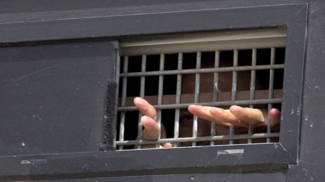 Palestinian prisoners plan hunger strike